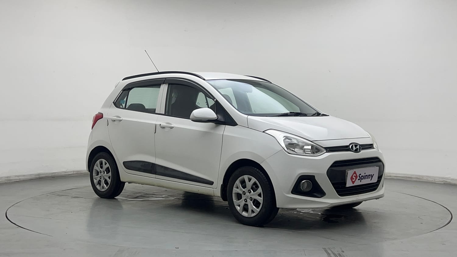 Used 2016 Hyundai Grand i10 Sportz 1.2 Kappa VTVT Petrol Manual exterior RIGHT FRONT CORNER VIEW