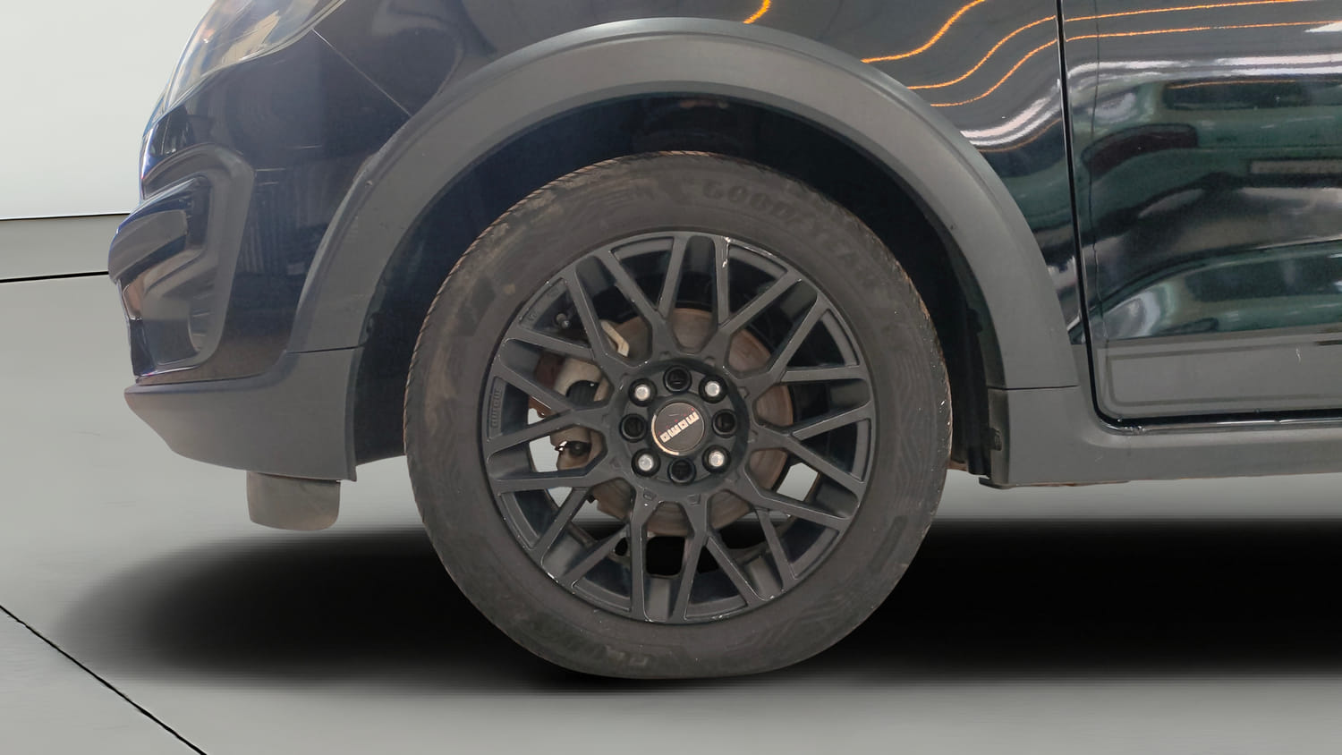 Used 2018 Ford Freestyle Titanium 1.2 Ti-VCT Petrol Manual tyres LEFT FRONT TYRE RIM VIEW