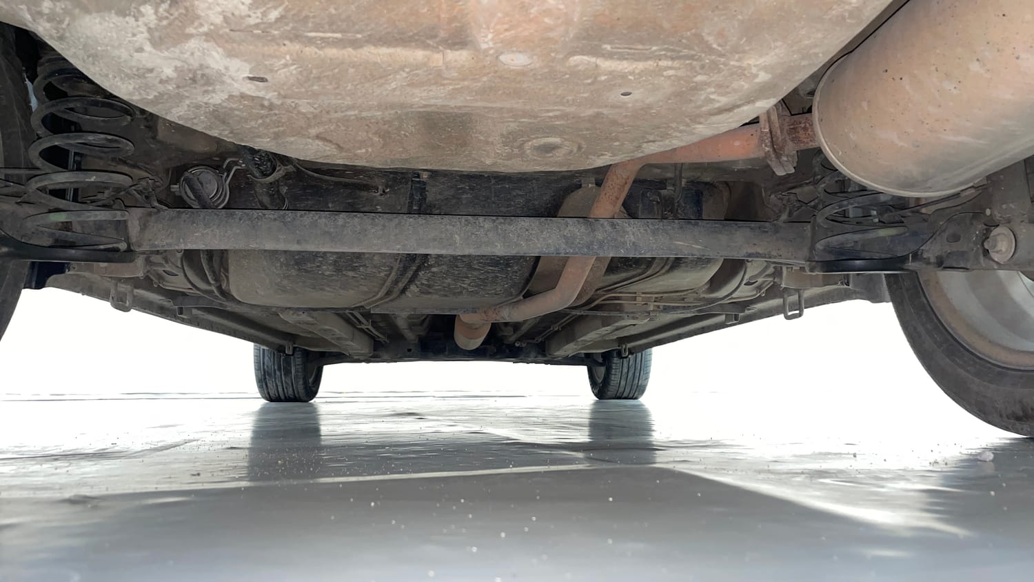 Used 2017 Maruti Suzuki Ciaz ZXI+ Petrol Manual extra REAR UNDERBODY VIEW (TAKEN FROM REAR)