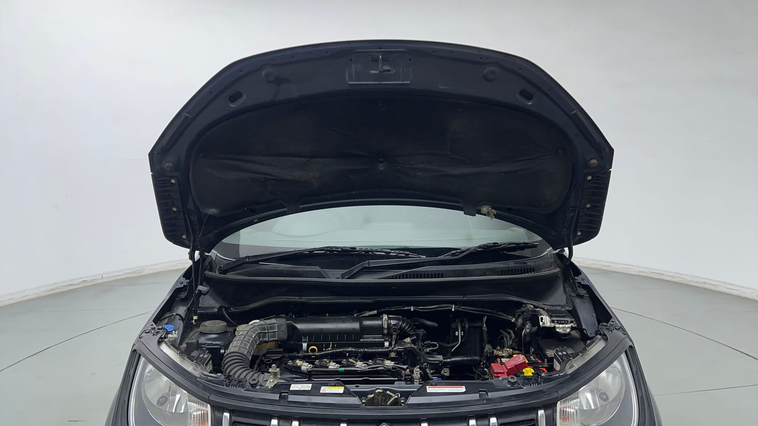 Used 2022 Maruti Suzuki Ignis Sigma 1.2 MT Petrol Manual engine ENGINE & BONNET OPEN FRONT VIEW