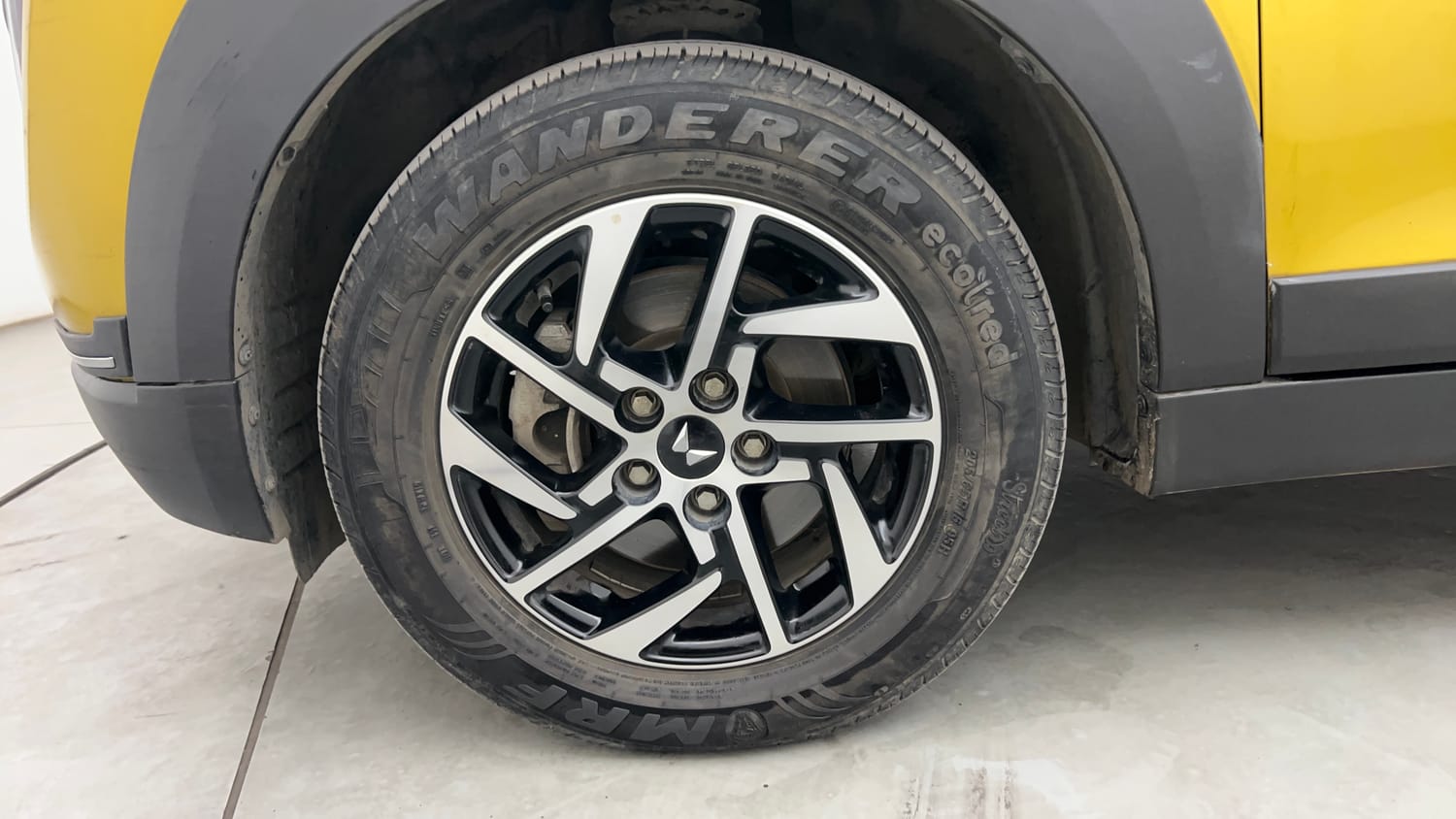 Used 2024 Mahindra XUV 3XO AX5 1.5 Diesel Autoshift Plus Diesel Automatic tyres LEFT FRONT TYRE RIM VIEW