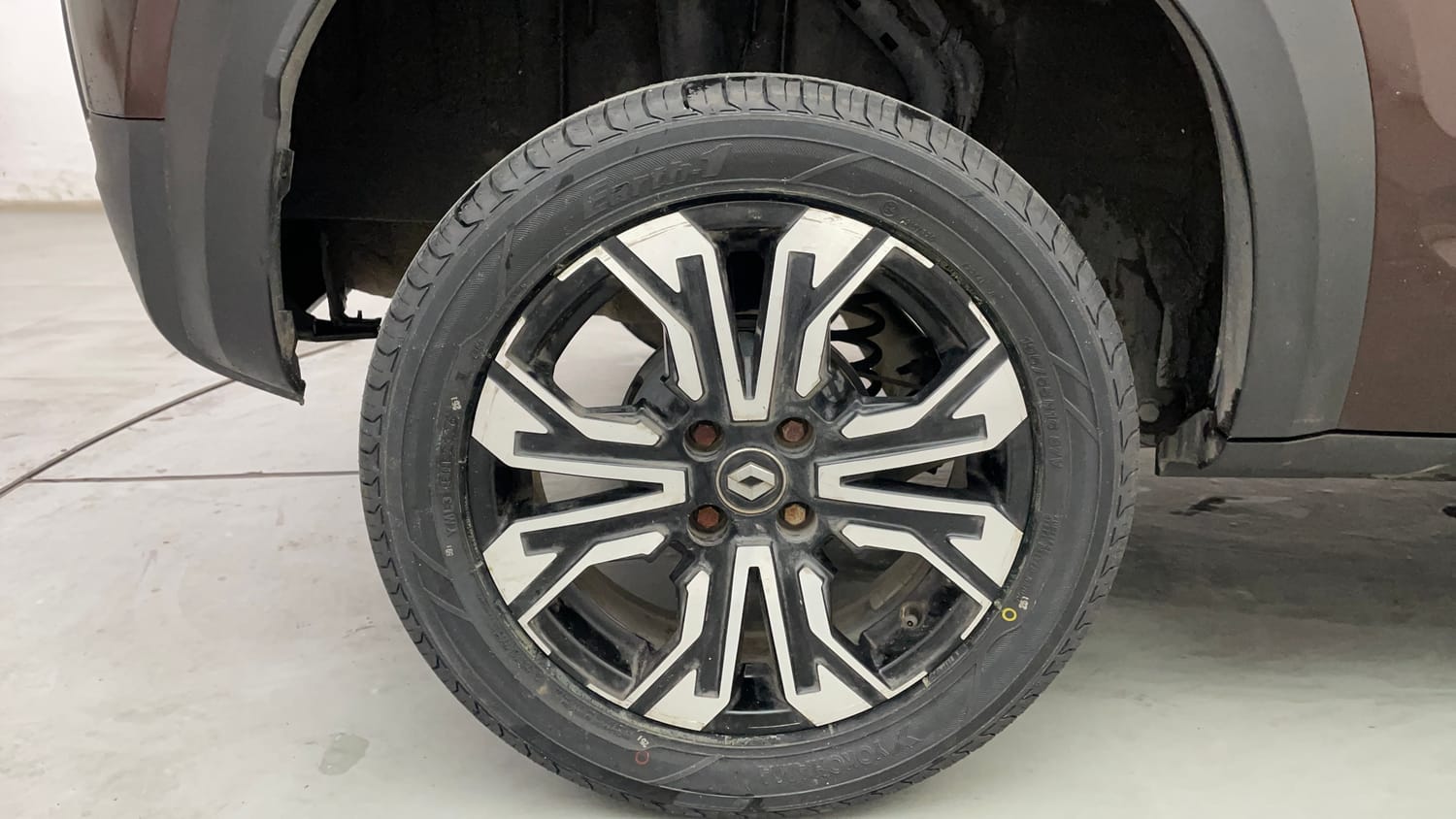 Used 2021 Renault Kiger RXZ Turbo CVT Petrol Automatic tyres RIGHT REAR TYRE RIM VIEW