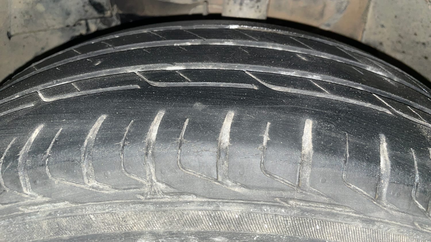 Used 2019 Tata Nexon XZA Plus Diesel Diesel Automatic tyres LEFT FRONT TYRE TREAD VIEW