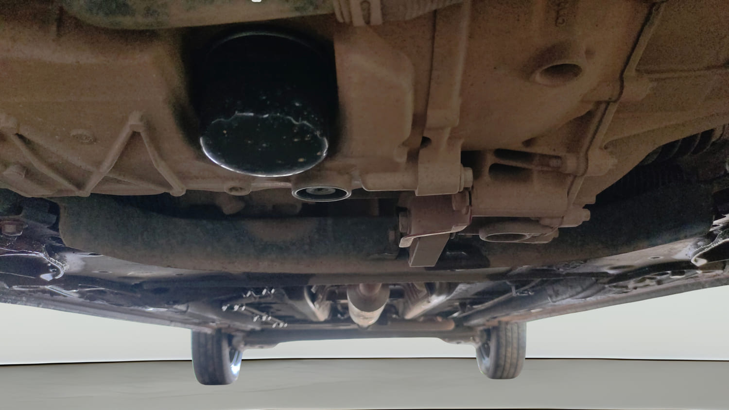 Used 2022 Renault Triber RXZ EASY-R AMT Petrol Automatic extra FRONT LEFT UNDERBODY VIEW