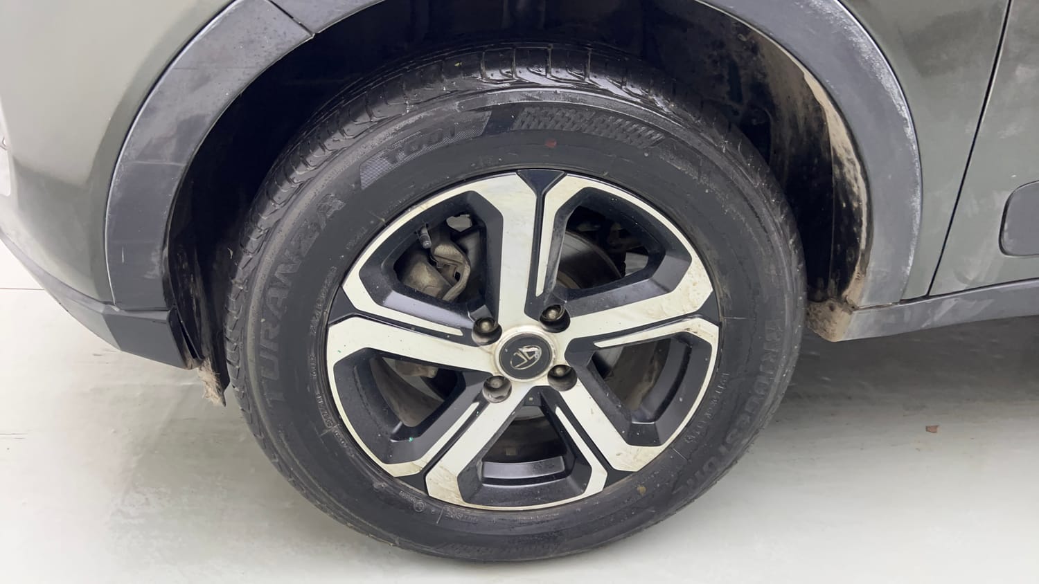 Used 2021 Tata Nexon XZ Plus Petrol Manual tyres LEFT FRONT TYRE RIM VIEW