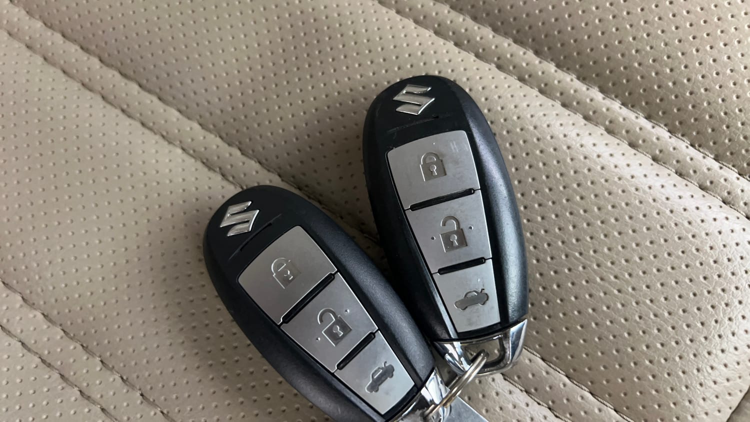 Used 2015 Maruti Suzuki Ciaz ZXi  AT Petrol Automatic extra CAR KEY VIEW