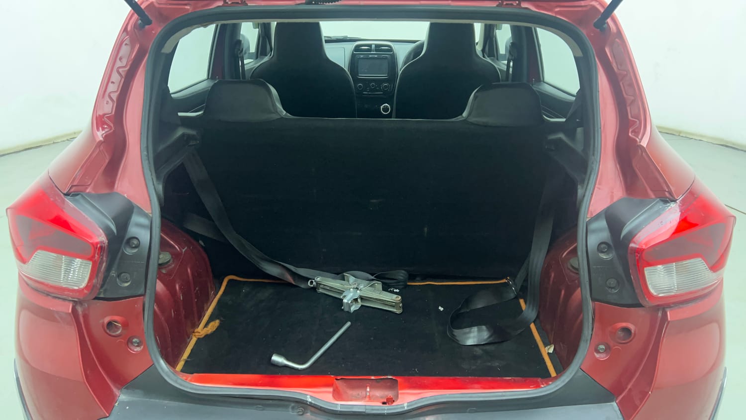 Used 2017 Renault Kwid 1.0 RXT AMT Opt Petrol Automatic interior DICKY INSIDE VIEW