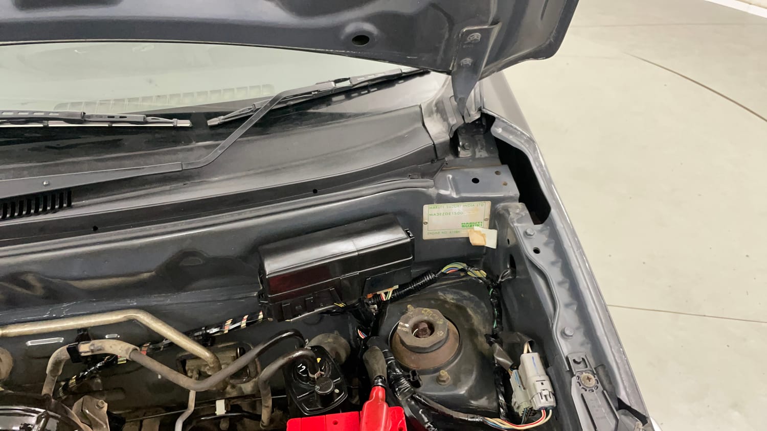 Used 2020 Maruti Suzuki Alto K10 VXi Petrol Manual engine ENGINE LEFT SIDE HINGE & APRON VIEW