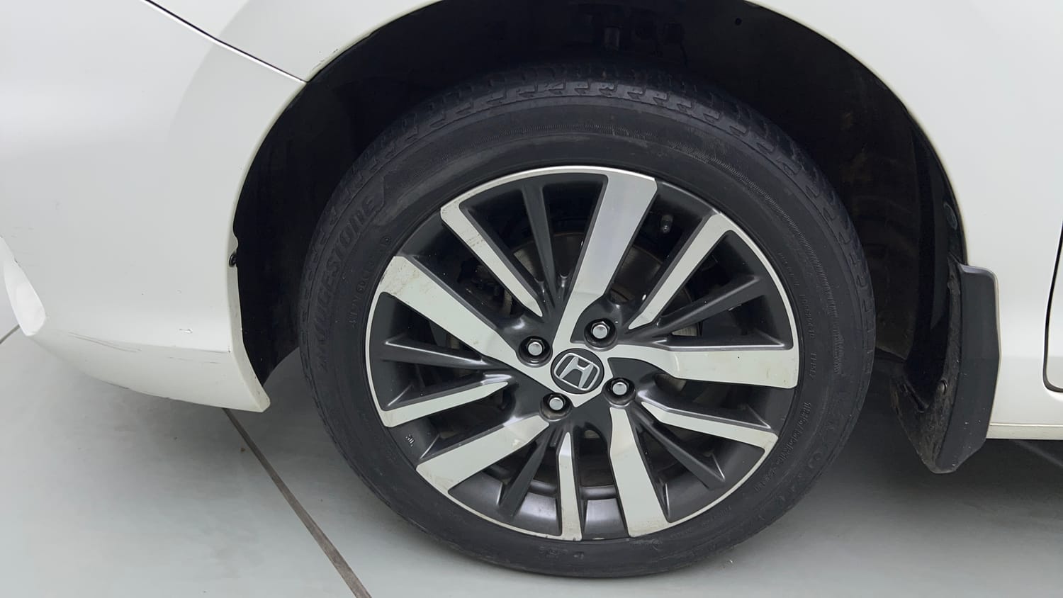 Used 2021 Honda City ZX Petrol Petrol Manual tyres LEFT FRONT TYRE RIM VIEW