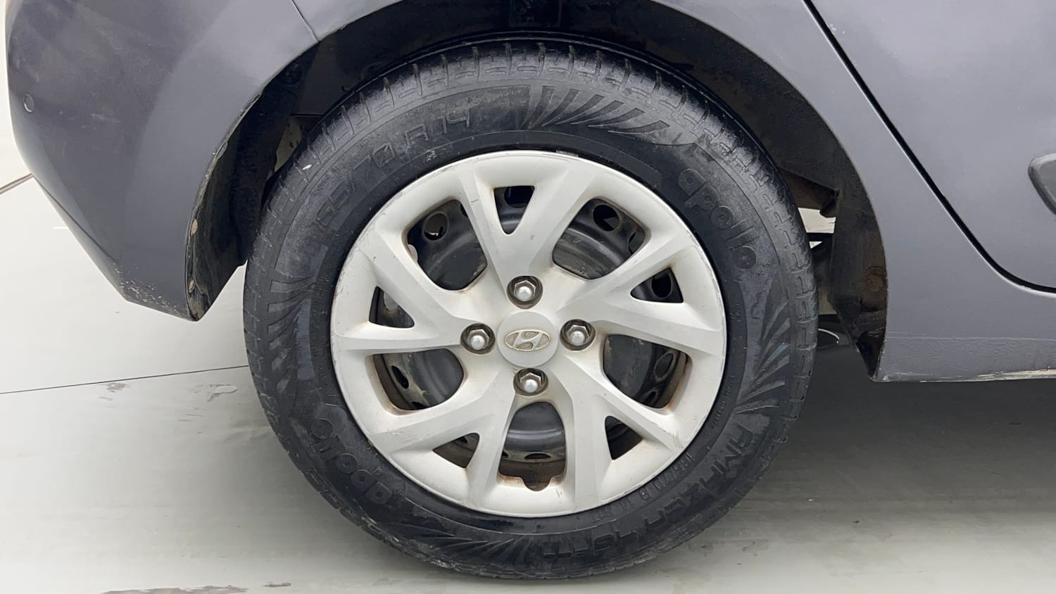 Used 2018 Hyundai Grand i10 Sportz (O) 1.2 Kappa VTVT Petrol Manual tyres RIGHT REAR TYRE RIM VIEW