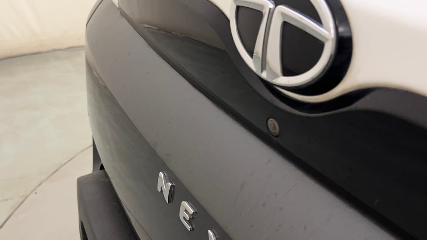 Used 2023 Tata Nexon XZ Plus Petrol Manual top_features Rear camera