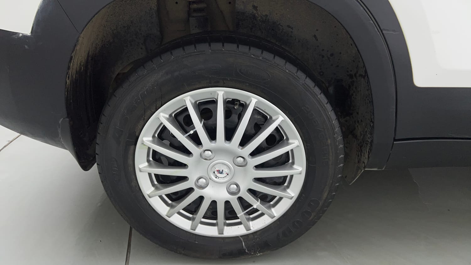 Used 2022 Kia Seltos HTK 1.5 Diesel Diesel Manual tyres RIGHT REAR TYRE RIM VIEW