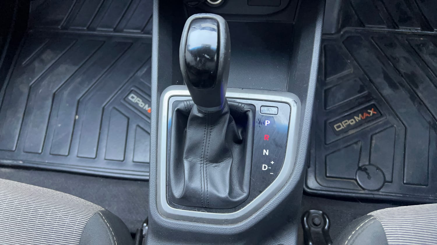 Used 2016 Hyundai Creta 1.6 SX Plus AT Petrol Petrol Automatic interior GEAR  KNOB VIEW