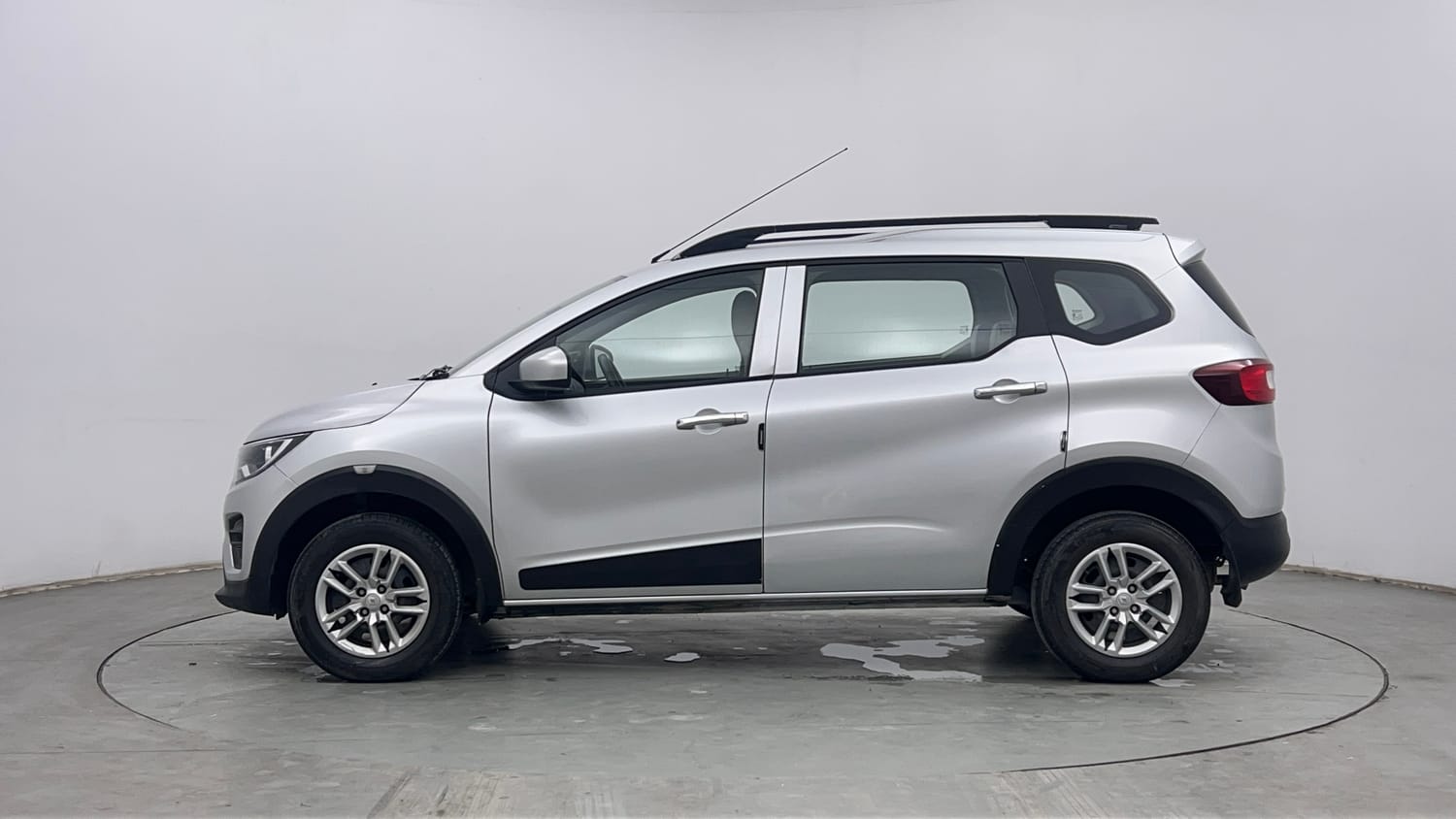 Used 2021 Renault Triber RXL Petrol Manual exterior LEFT SIDE VIEW