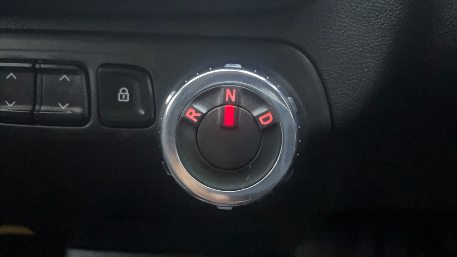 Used 2017 Renault Kwid 1.0 RXT AMT Opt Petrol Automatic interior GEAR  KNOB VIEW