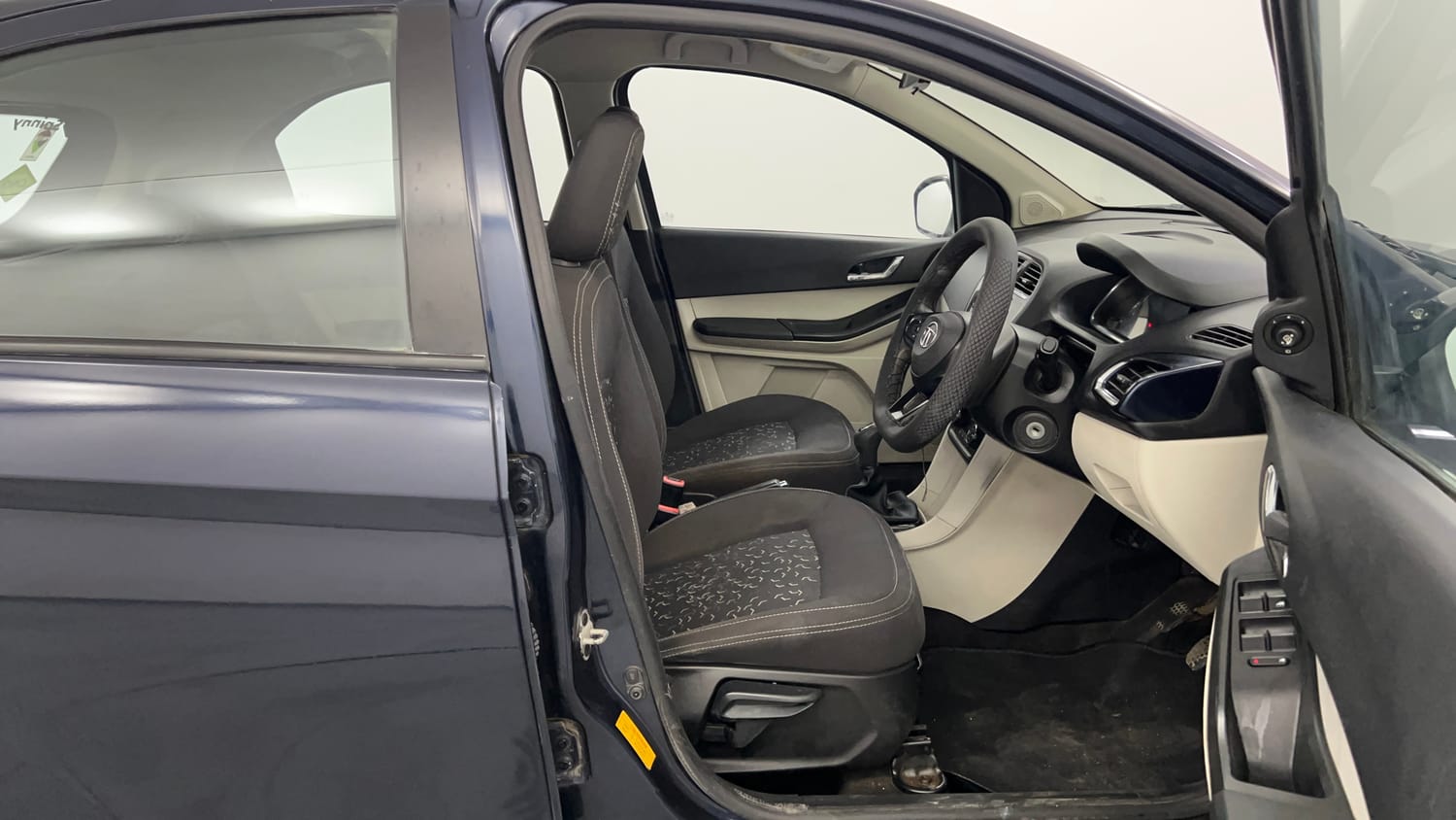 Used 2022 Tata Tiago XZ Plus CNG Cng Manual interior RIGHT SIDE FRONT DOOR CABIN VIEW