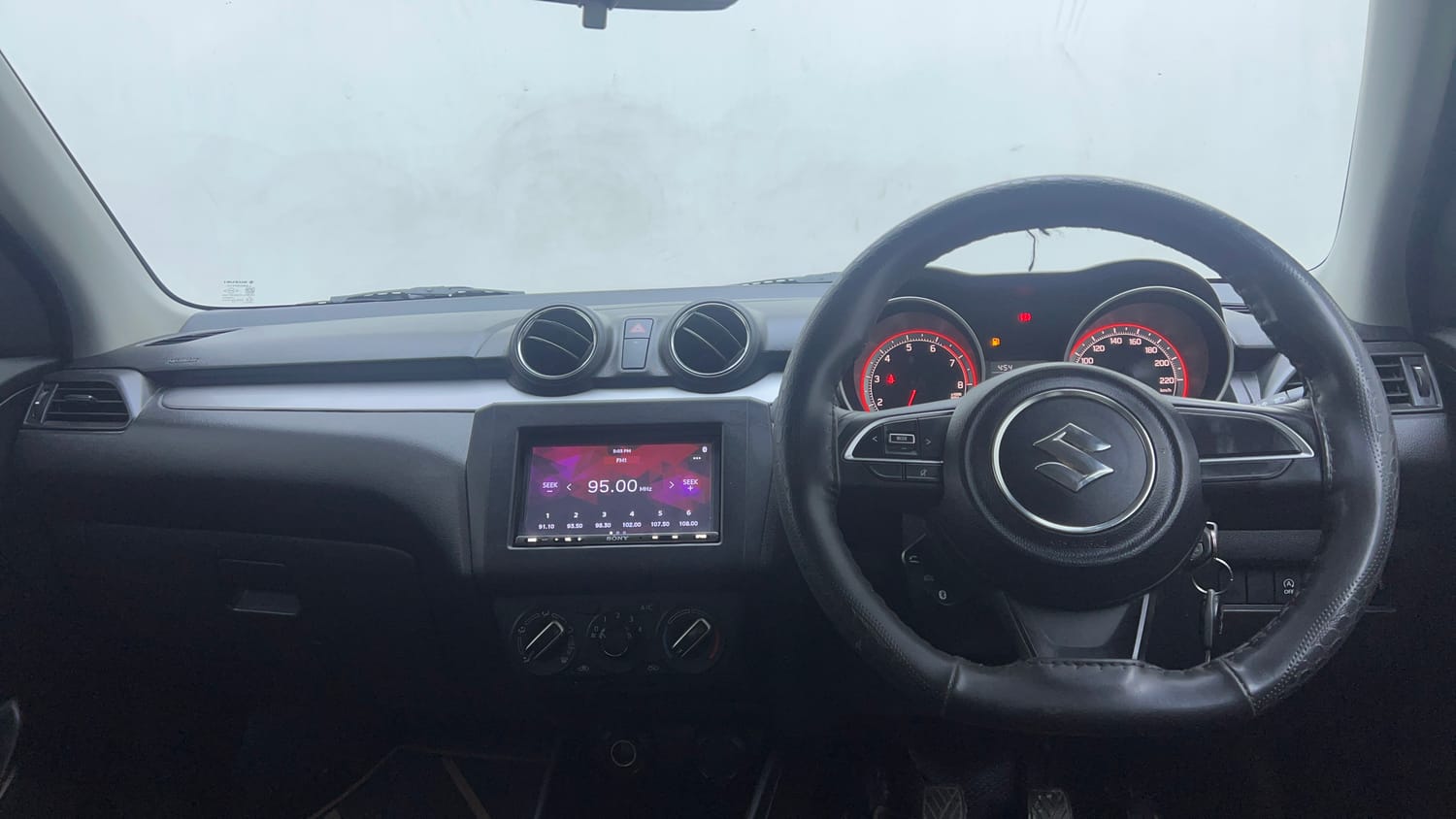 Used 2022 Maruti Suzuki Swift VXi Petrol Manual interior DASHBOARD VIEW