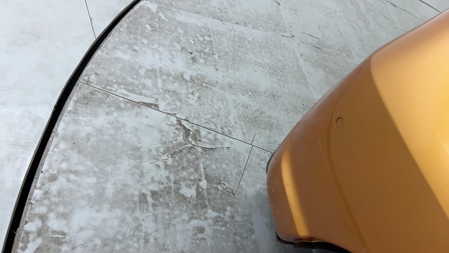 Used 2016 Tata Tiago Revotron XZ Petrol Manual dents MINOR SCRATCH