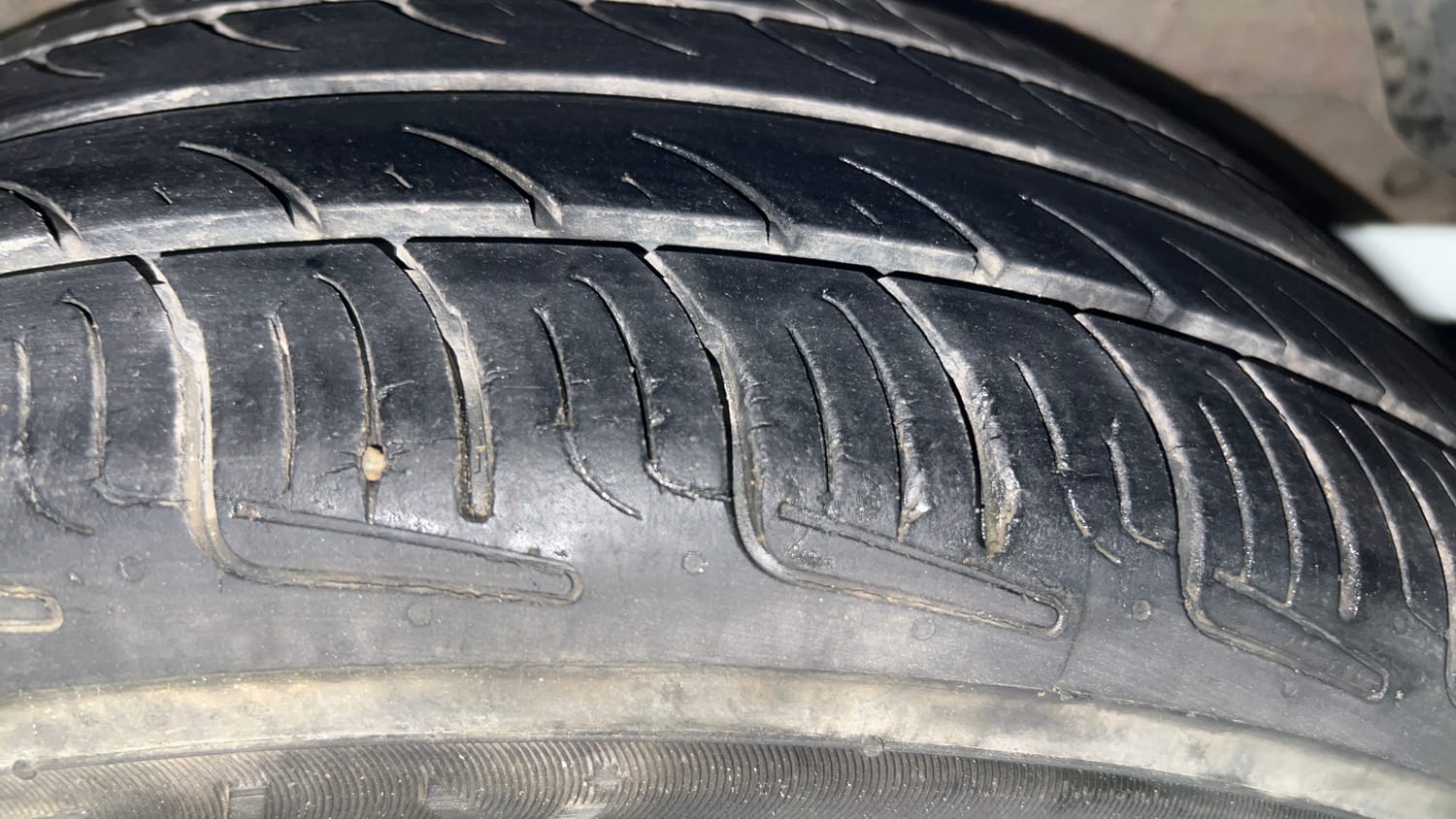 Used 2012 Hyundai i20 Era 1.2 Petrol Manual tyres LEFT REAR TYRE TREAD VIEW