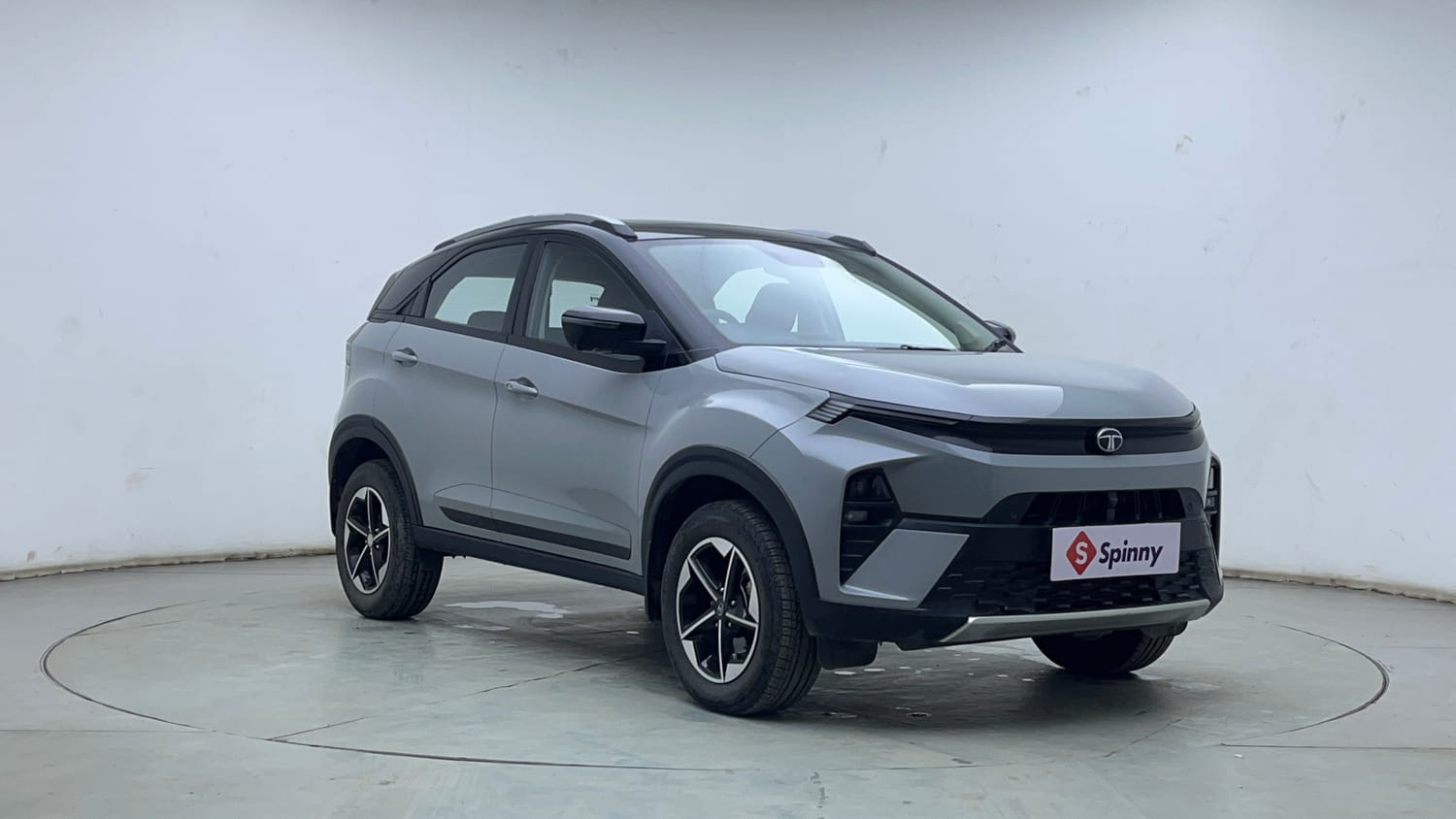 Used 2026 Tata Nexon Creative Plus (PS) 1.5 Diesel 6AMT Dual Tone Diesel Automatic exterior RIGHT FRONT CORNER VIEW