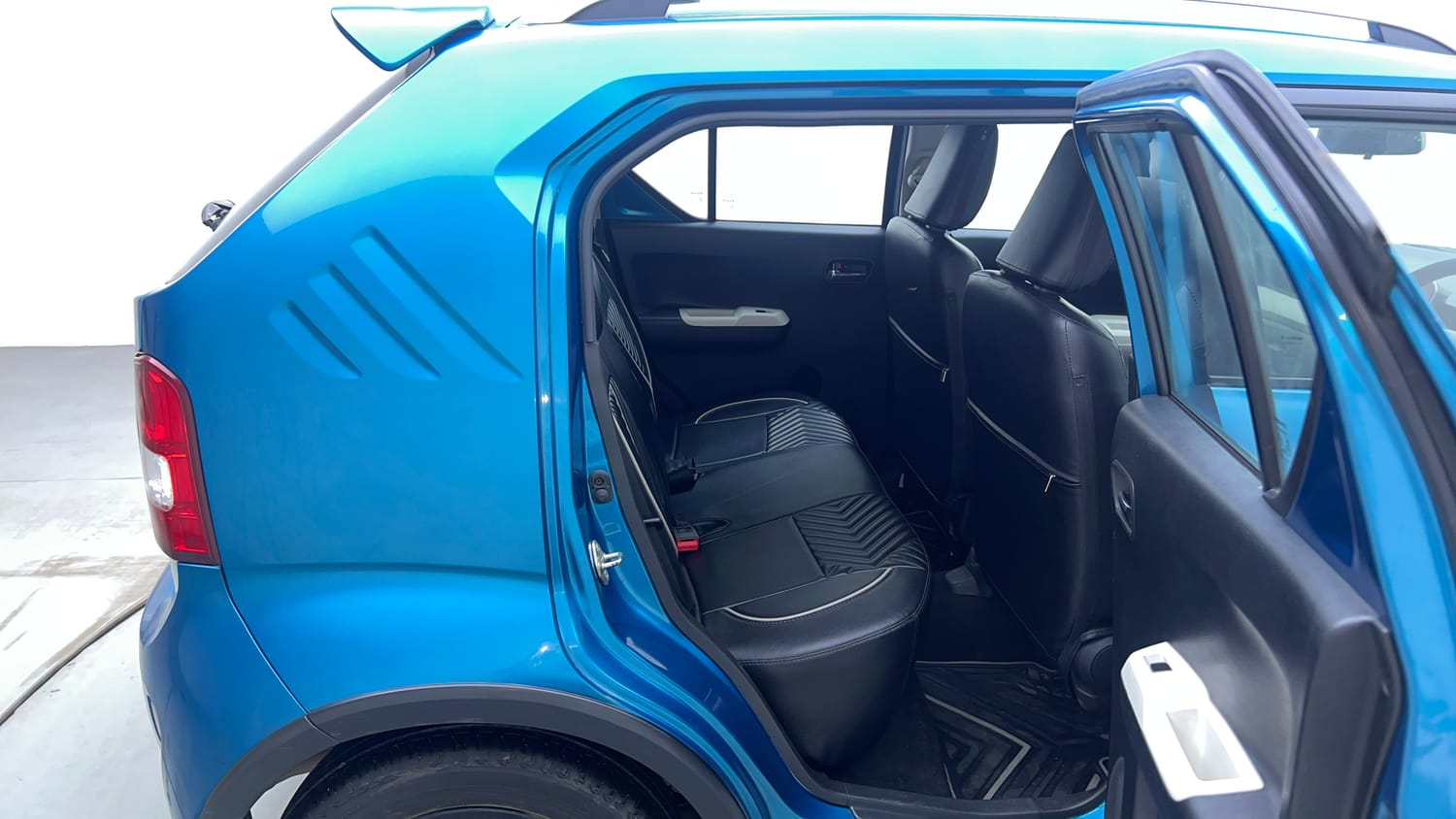 Used 2022 Maruti Suzuki Ignis Alpha 1.2 AMT Petrol Automatic interior RIGHT SIDE REAR DOOR CABIN VIEW