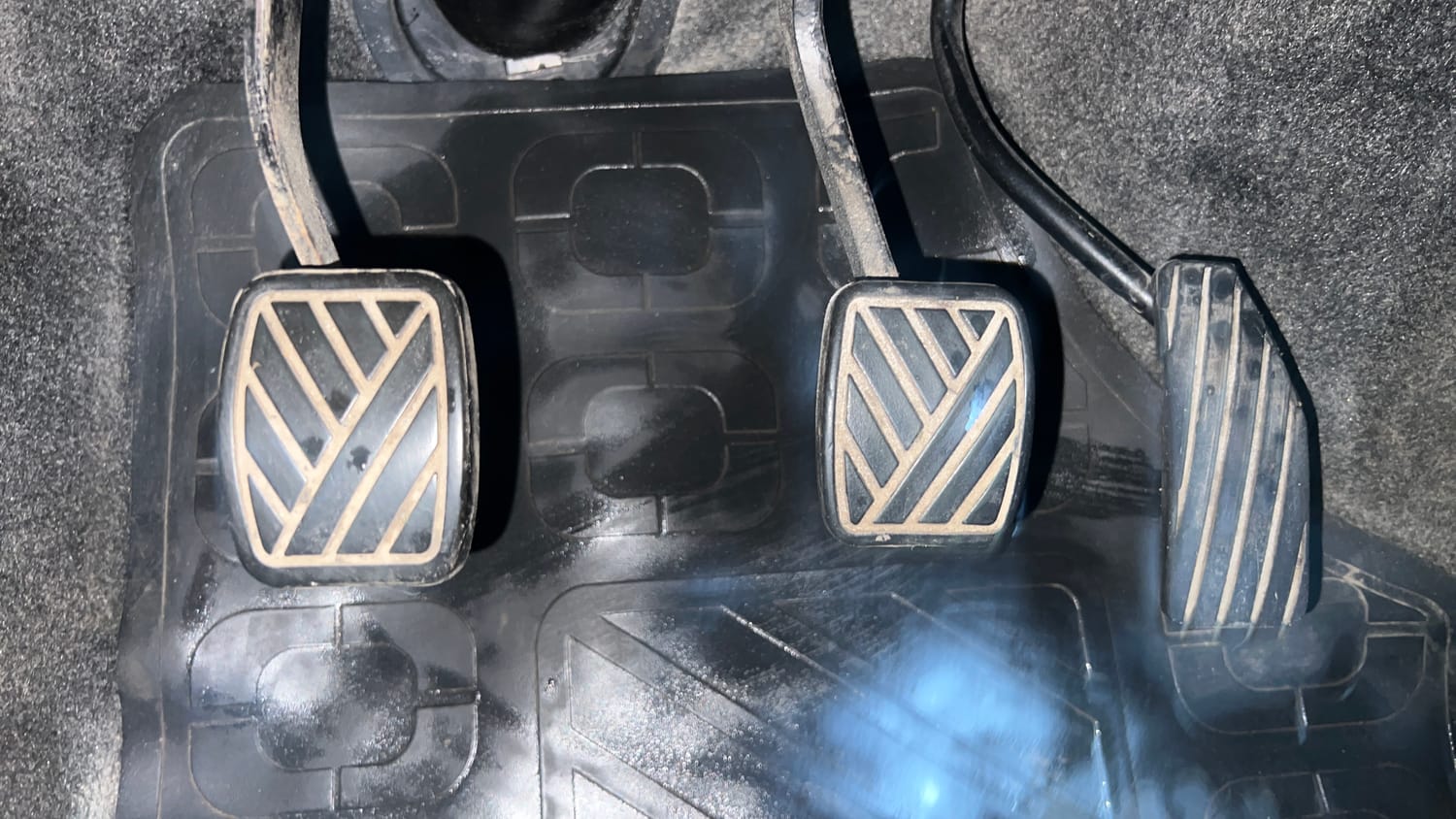 Used 2014 Maruti Suzuki Wagon R LXI Petrol Manual interior PEDALS VIEW