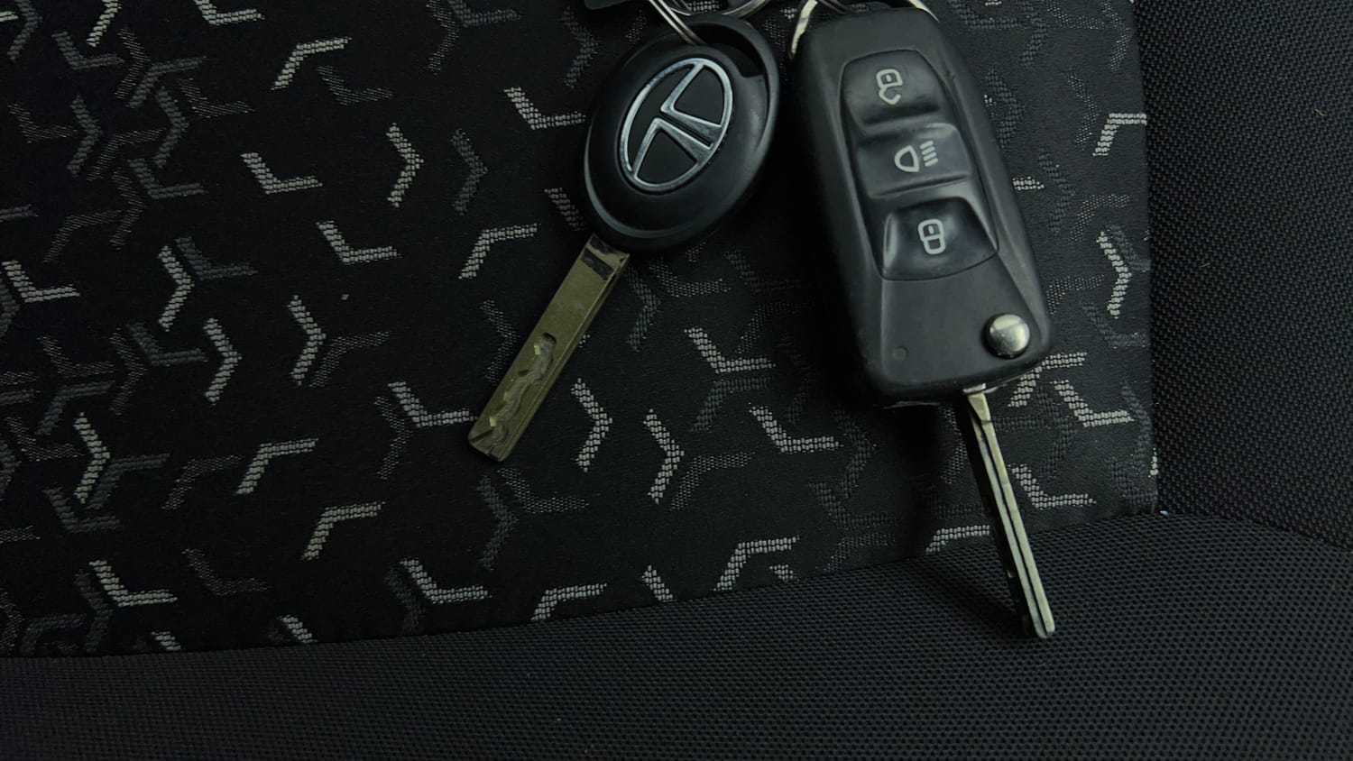 Used 2022 Tata Tiago XT Petrol Manual extra CAR KEY VIEW