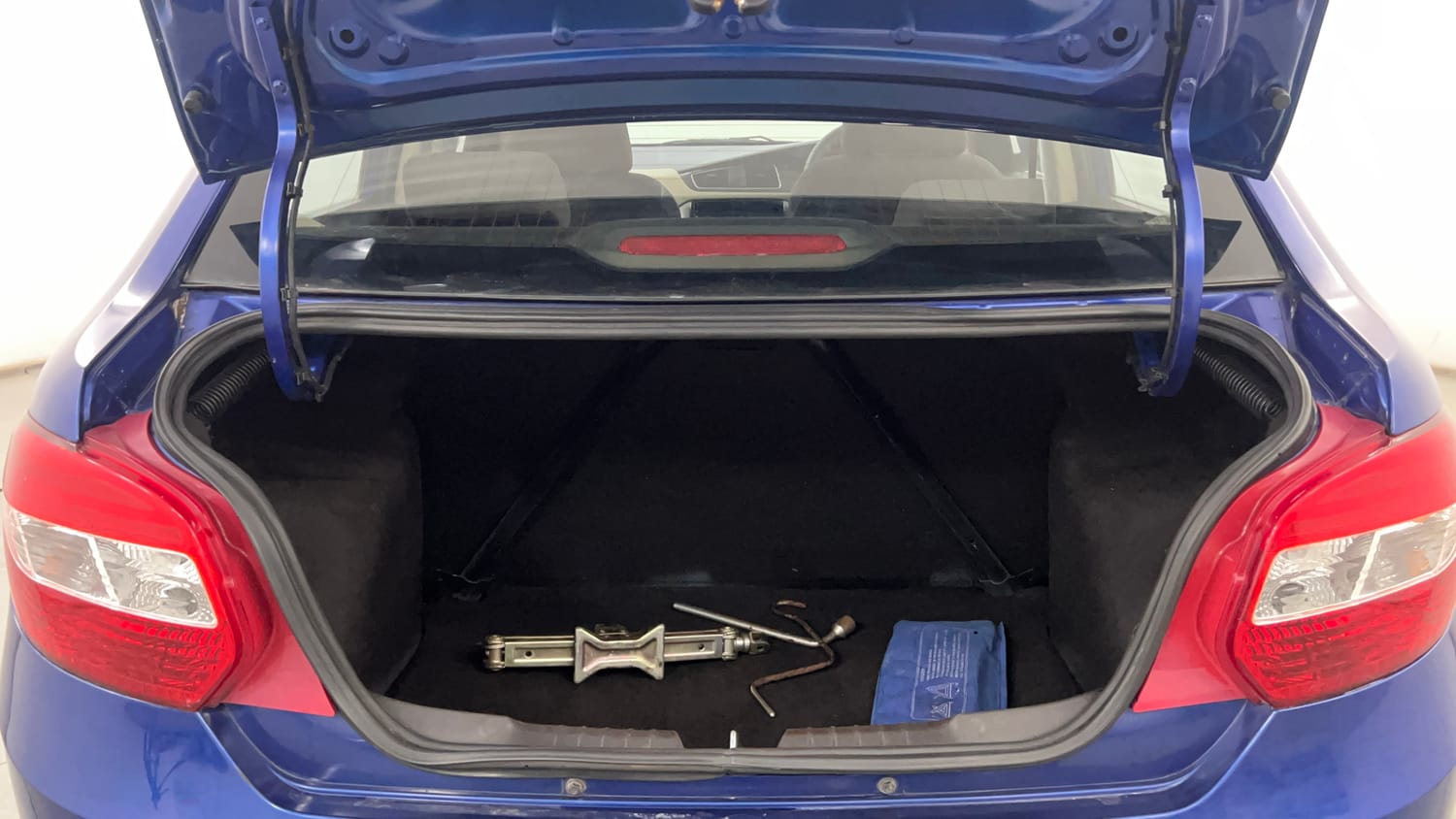 Used 2015 Tata Zest XT Petrol Petrol Manual interior DICKY INSIDE VIEW