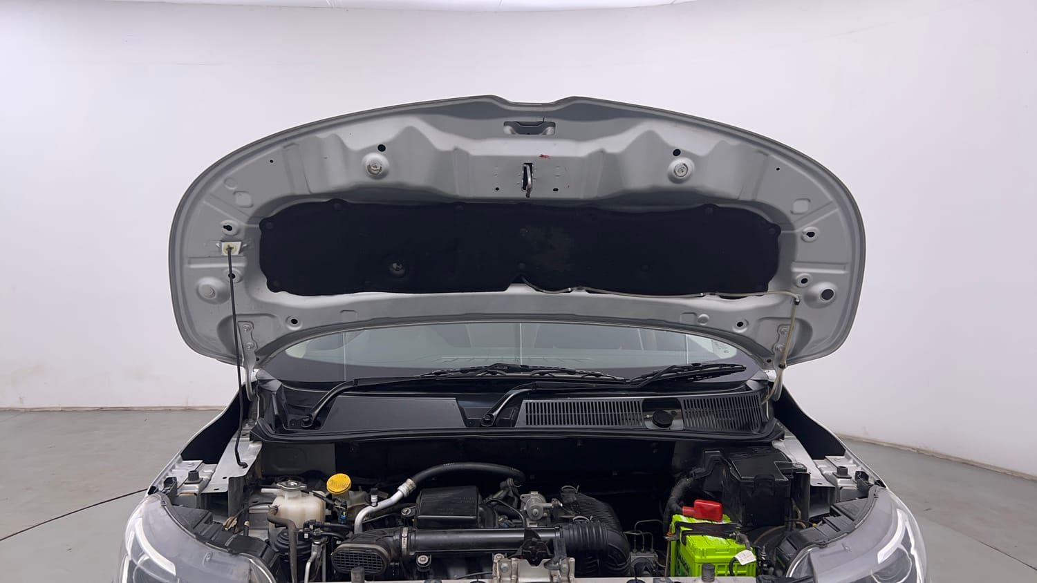 Used 2021 Renault Triber RXL Petrol Manual engine ENGINE & BONNET OPEN FRONT VIEW