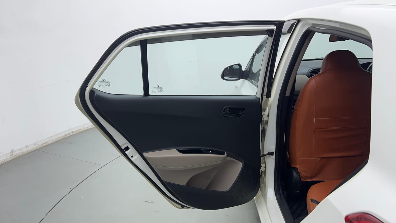 Used 2018 Hyundai Grand i10 Magna 1.2 Kappa VTVT Petrol Manual interior LEFT REAR DOOR OPEN VIEW