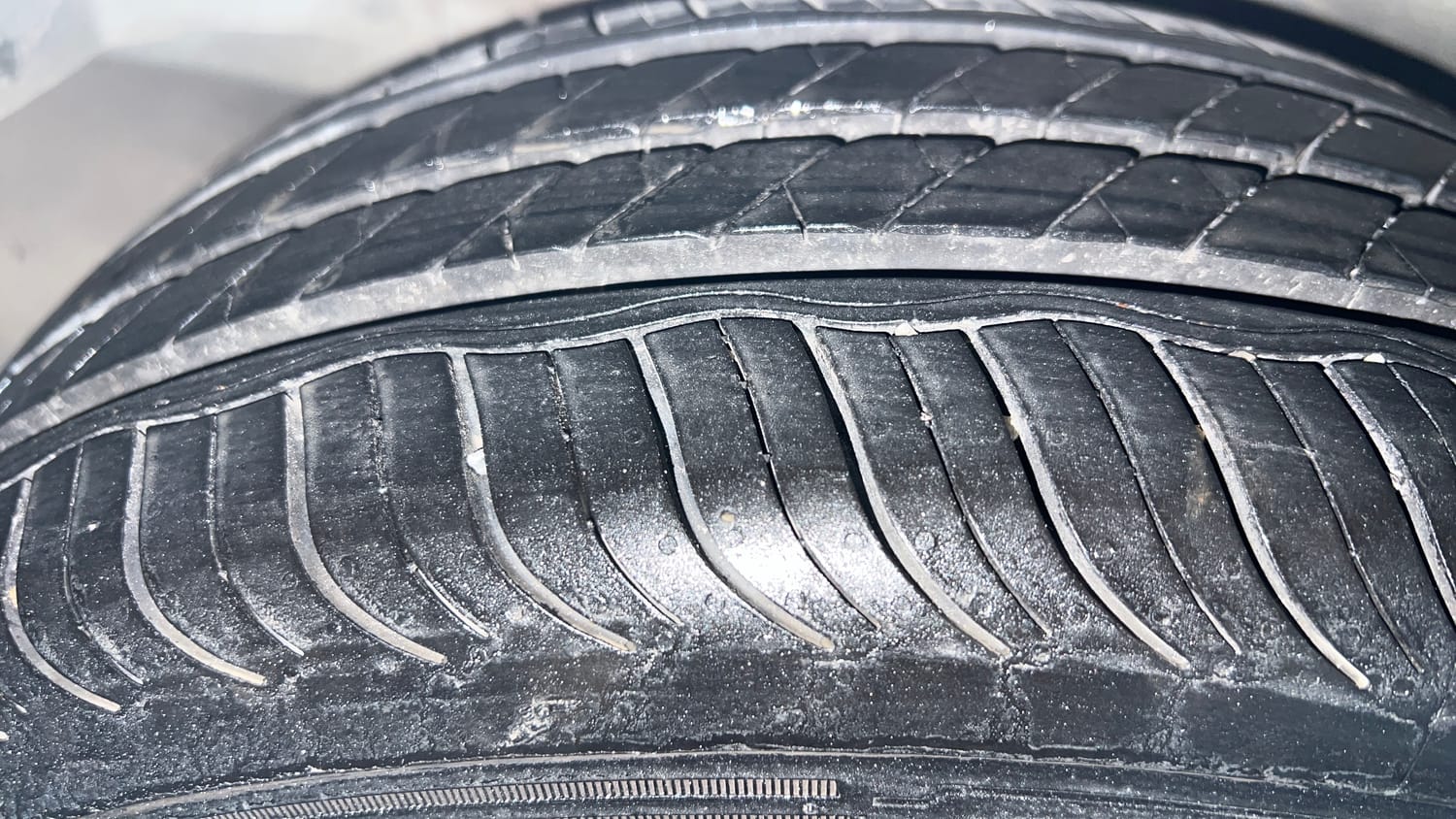 Used 2015 Honda Jazz V AT Petrol Petrol Automatic tyres RIGHT REAR TYRE TREAD VIEW