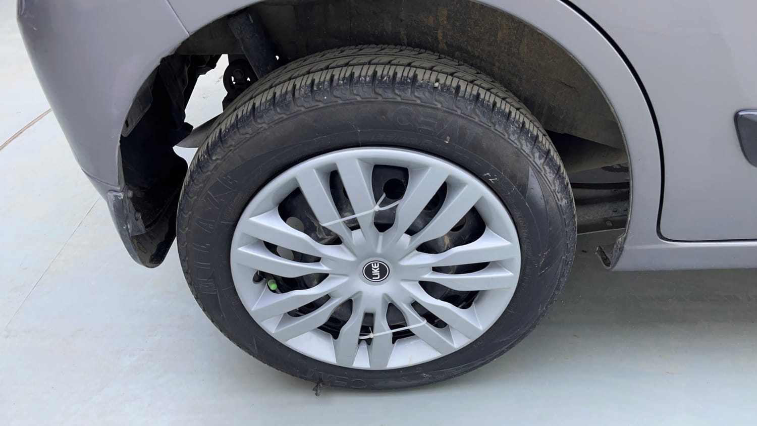Used 2012 Maruti Suzuki Wagon R 1.0 VXi Petrol Manual tyres RIGHT REAR TYRE RIM VIEW