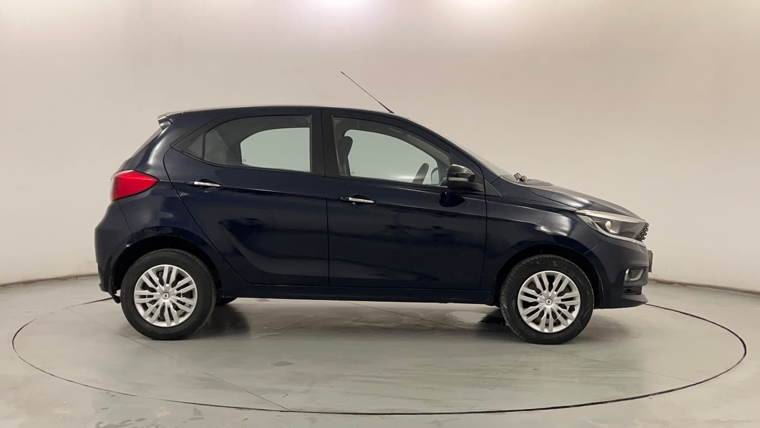Used 2022 Tata Tiago XZ Plus CNG Cng Manual exterior RIGHT SIDE VIEW