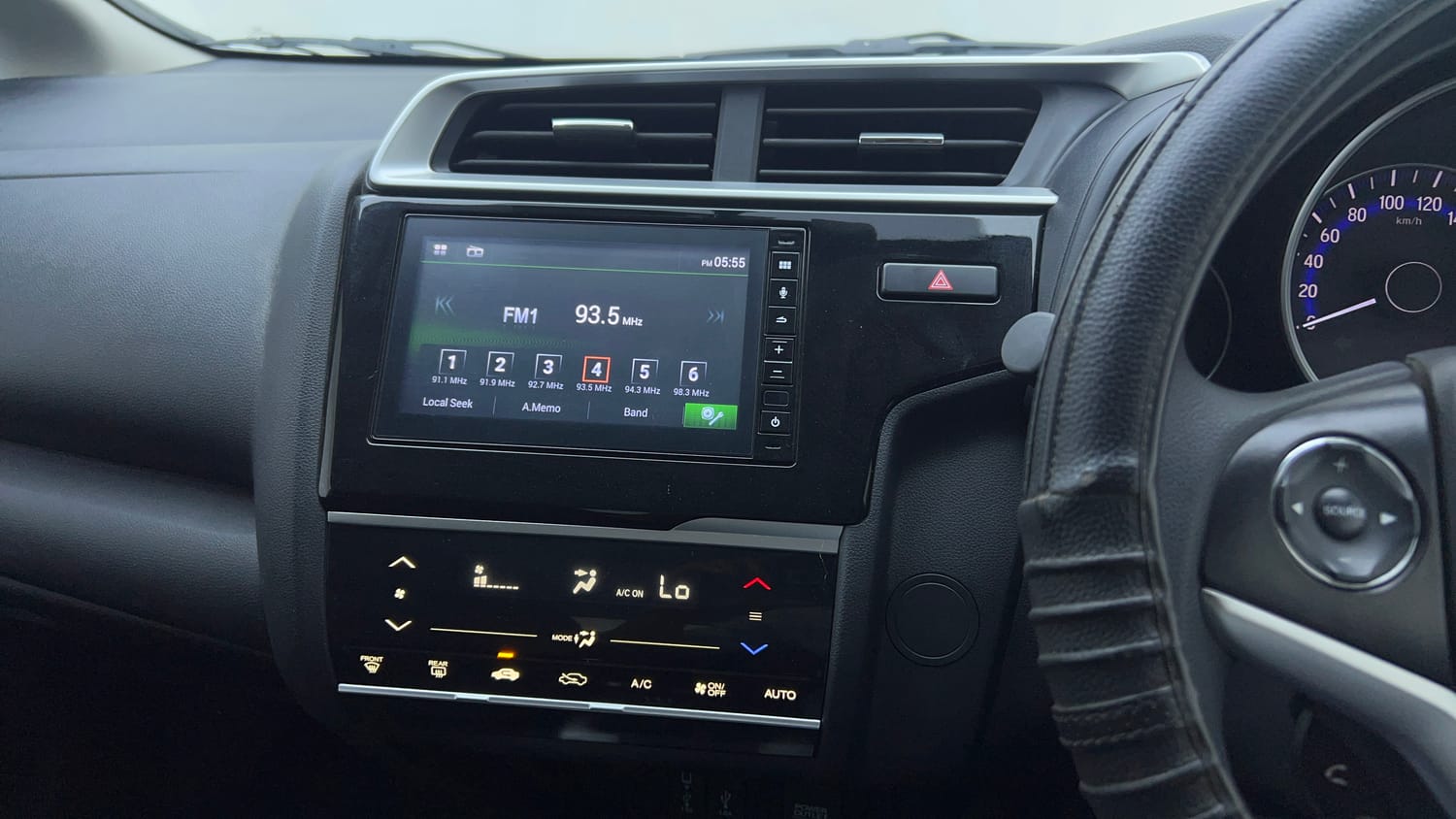 Used 2023 Honda WR-V SV MT Petrol Petrol Manual top_features Touch screen infotainment system