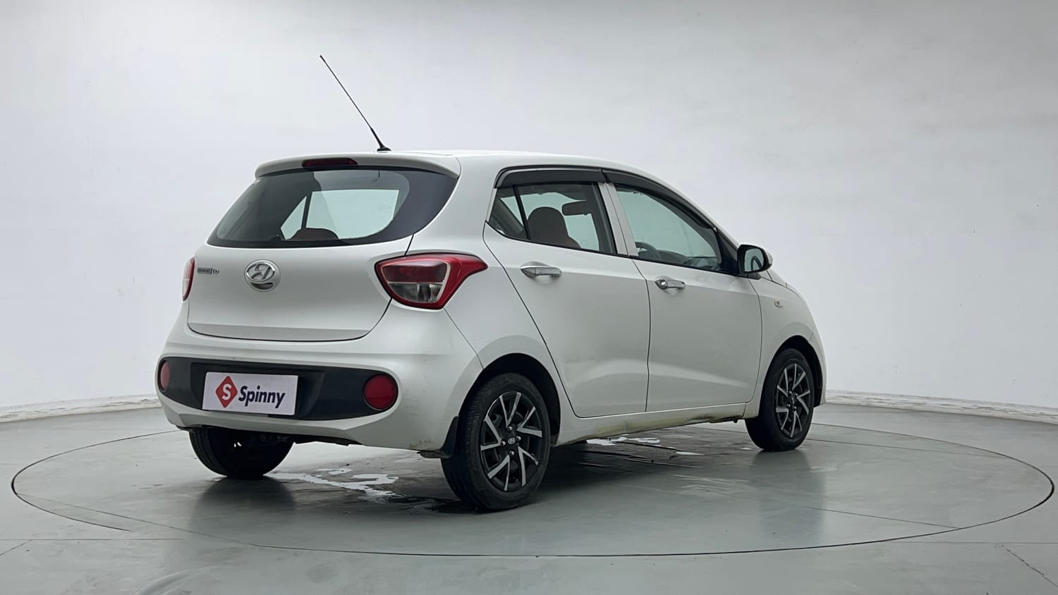 Used 2018 Hyundai Grand i10 Magna 1.2 Kappa VTVT Petrol Manual exterior RIGHT REAR CORNER VIEW