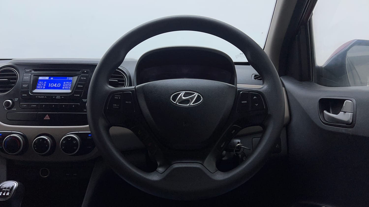 Used 2015 Hyundai Grand i10 Sportz 1.2 Kappa VTVT Petrol Manual interior STEERING VIEW