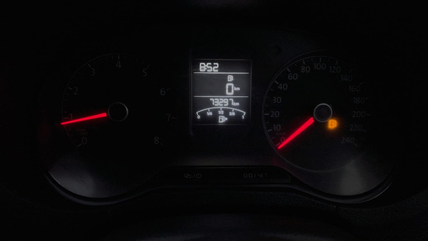 Used 2016 Volkswagen Polo Highline1.2L (P) Petrol Manual interior CLUSTERMETER VIEW
