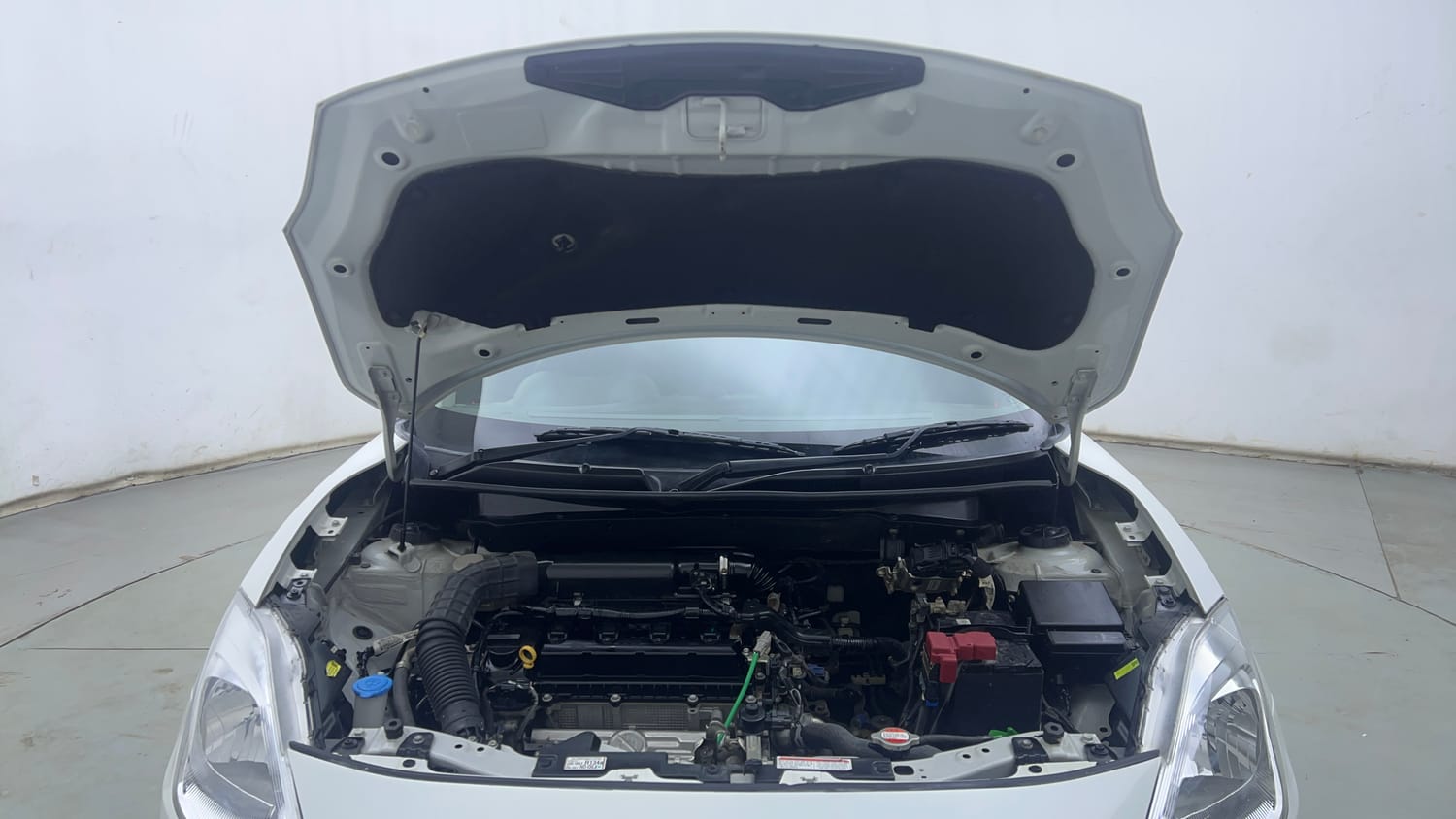 Used 2022 Maruti Suzuki Swift VXi Petrol Manual engine ENGINE & BONNET OPEN FRONT VIEW