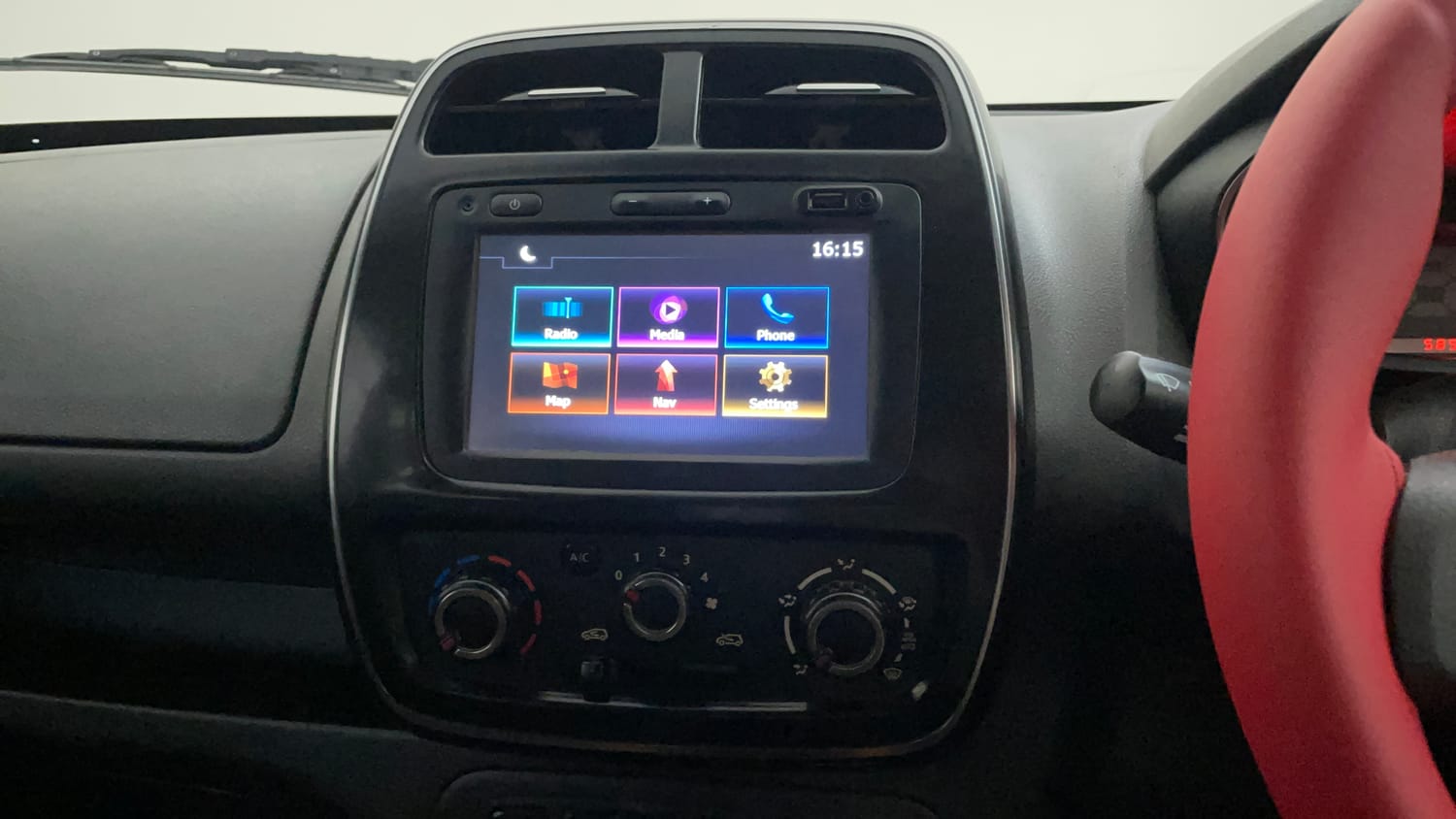 Used 2017 Renault Kwid 1.0 RXT AMT Petrol Automatic top_features Integrated (in-dash) music system