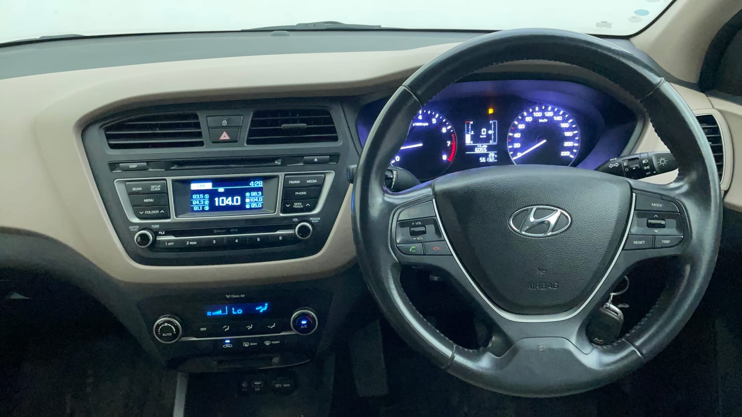 Used 2015 Hyundai Elite i20 Sportz 1.2 Petrol Manual interior STEERING VIEW
