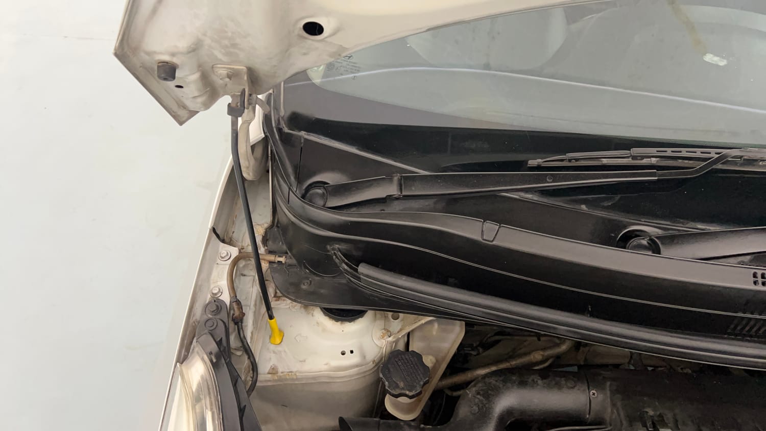 Used 2018 Hyundai Grand i10 Asta U2 1.2 CRDi Diesel Manual engine ENGINE RIGHT SIDE HINGE & APRON VIEW
