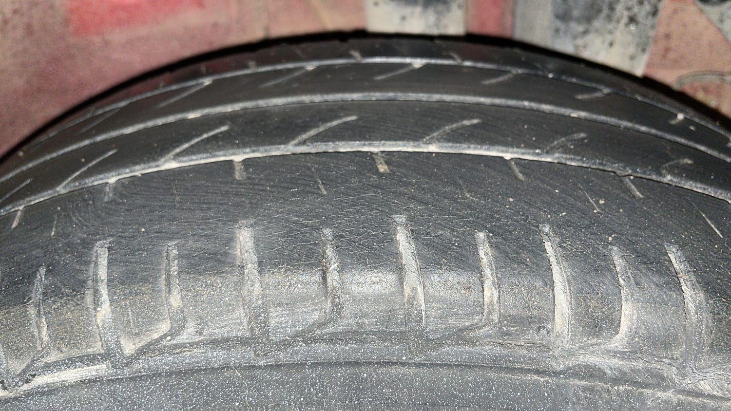 Used 2017 Hyundai Elite i20 Magna 1.2 Petrol Manual tyres LEFT REAR TYRE TREAD VIEW