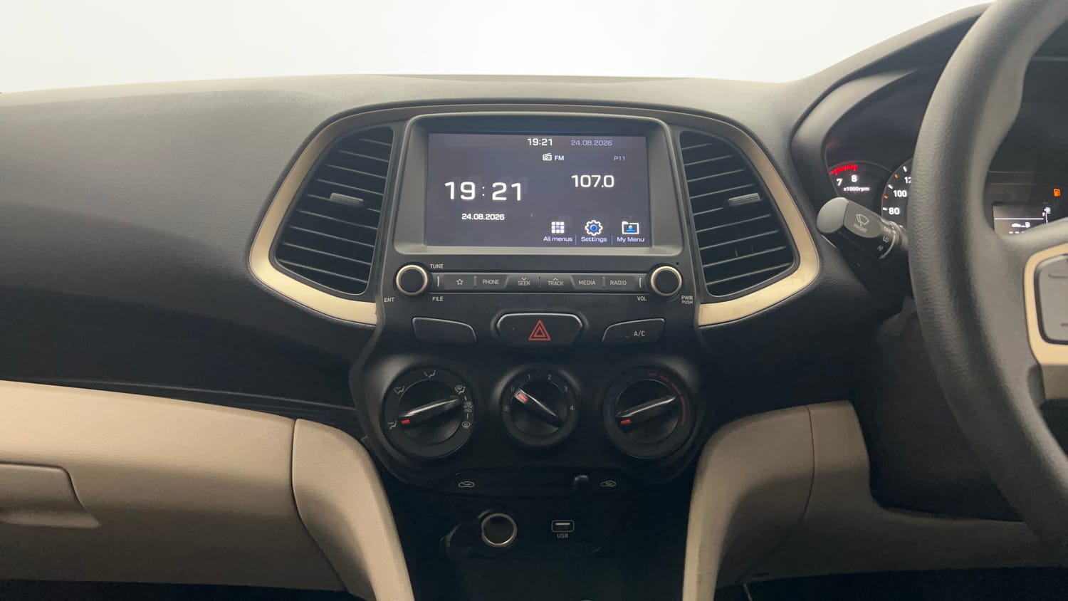 Used 2022 Hyundai Santro Sportz Petrol Manual interior MUSIC SYSTEM & AC CONTROL VIEW