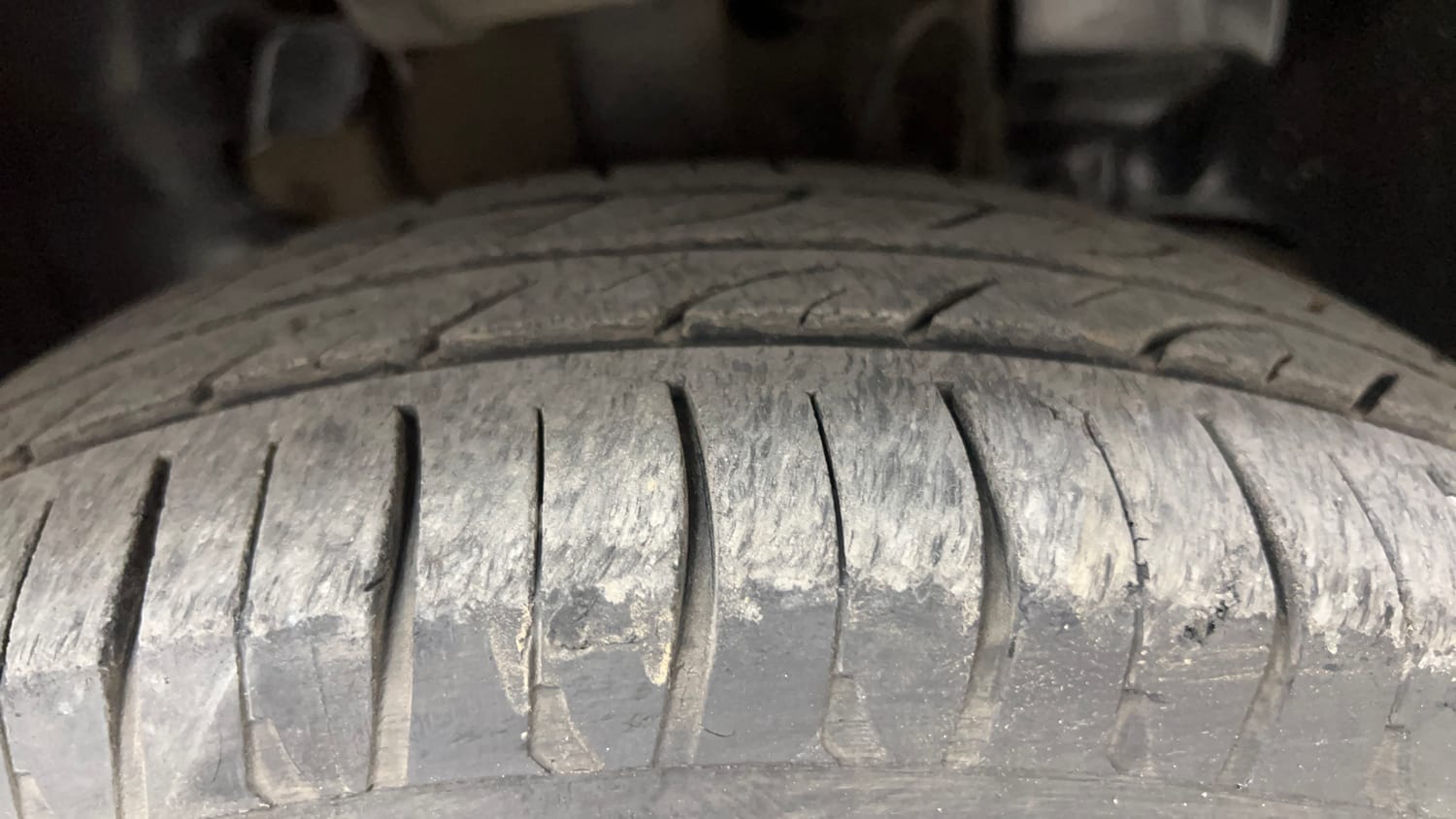 Used 2016 Tata Tiago Revotron XZ Petrol Manual tyres RIGHT FRONT TYRE TREAD VIEW