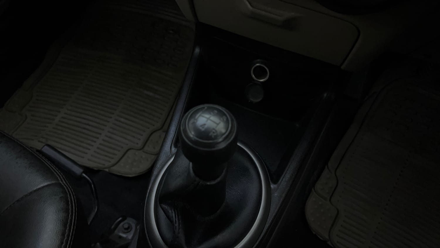 Used 2012 Hyundai i20 Era 1.2 Petrol Manual interior GEAR  KNOB VIEW