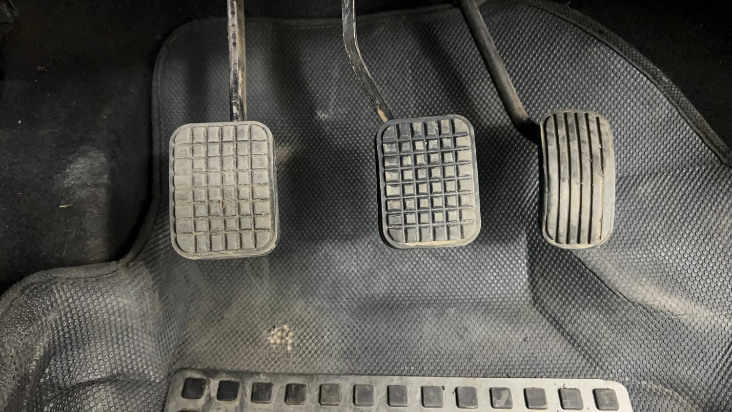 Used 2016 Tata Tiago Revotron XZ Petrol Manual interior PEDALS VIEW