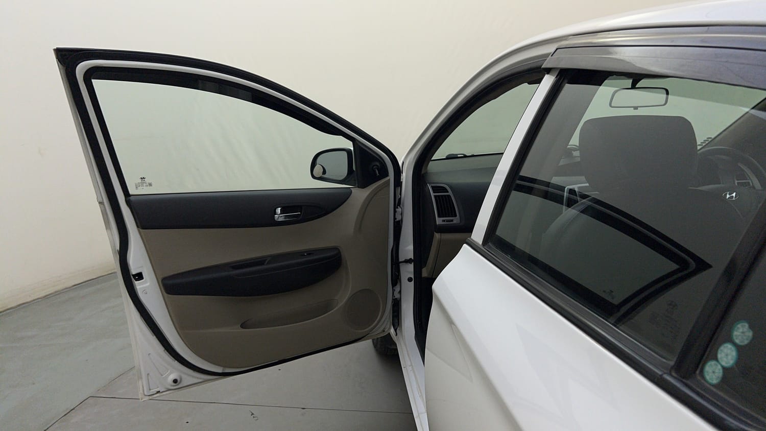 Used 2012 Hyundai i20 Era 1.2 Petrol Manual interior LEFT FRONT DOOR OPEN VIEW