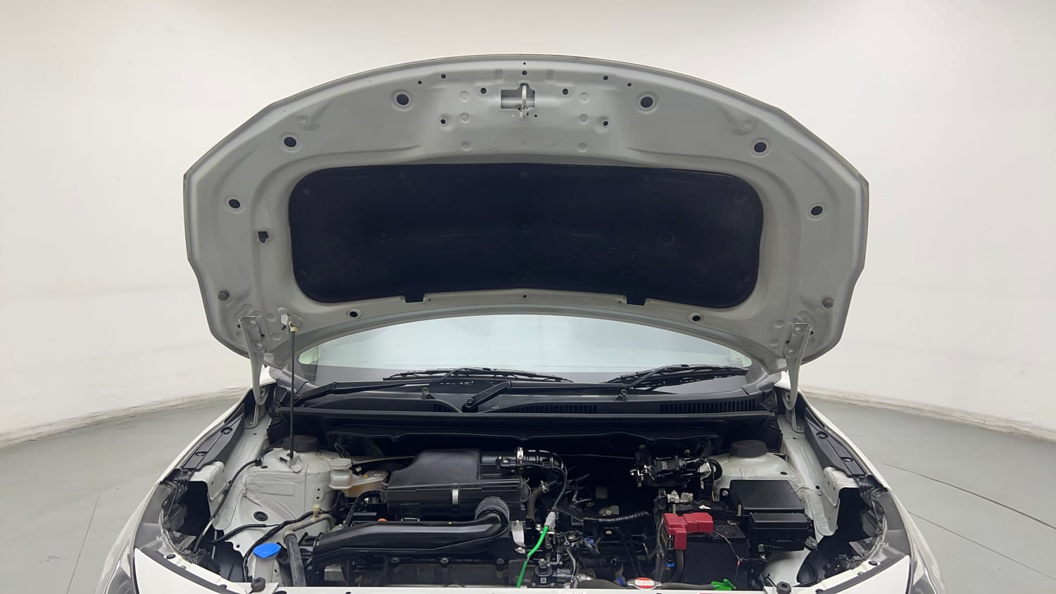 Used 2023 Toyota Glanza E Petrol Manual engine ENGINE & BONNET OPEN FRONT VIEW