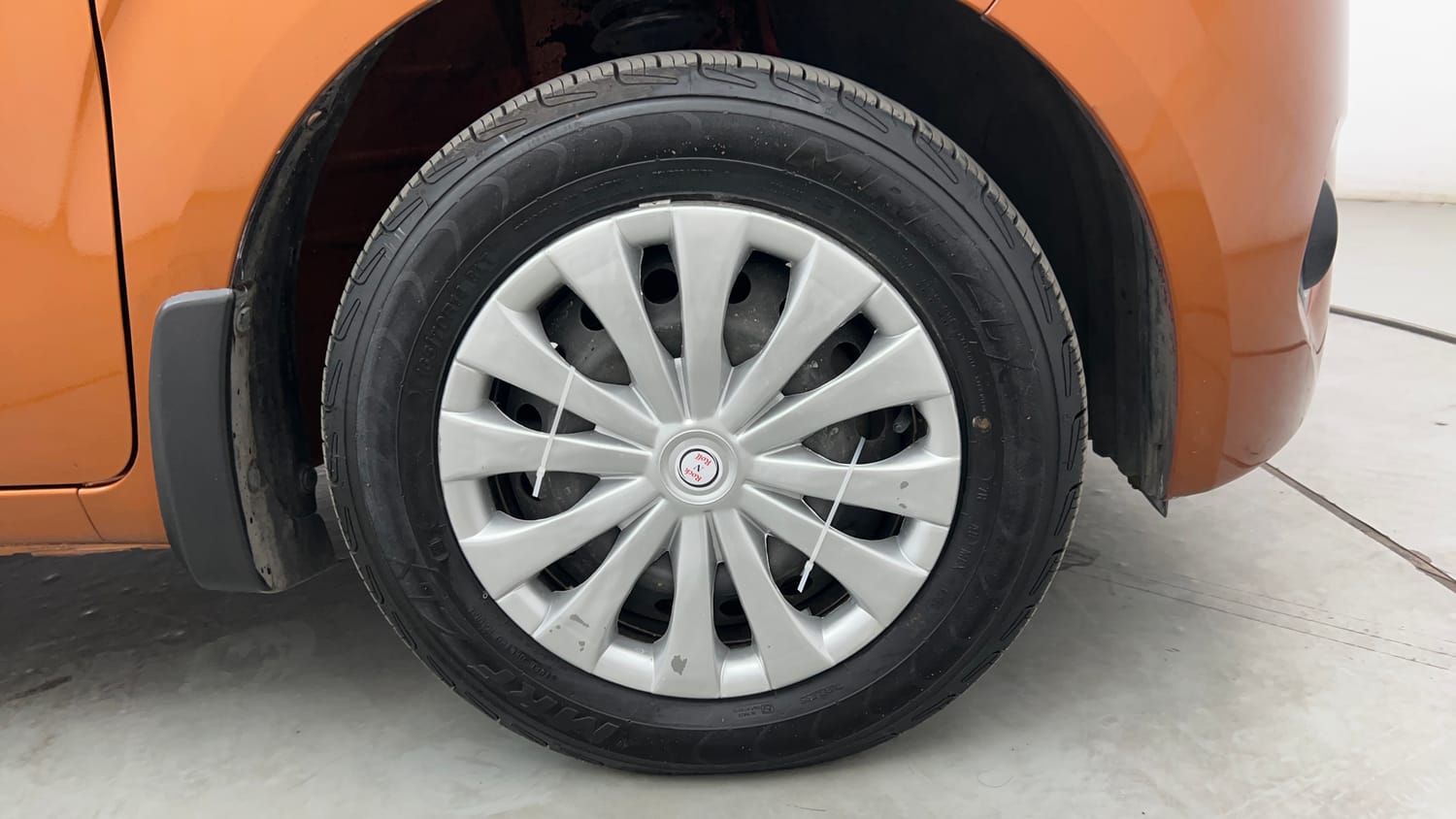 Used 2019 Maruti Suzuki Wagon R VXi 1.2 Petrol Manual tyres RIGHT FRONT TYRE RIM VIEW
