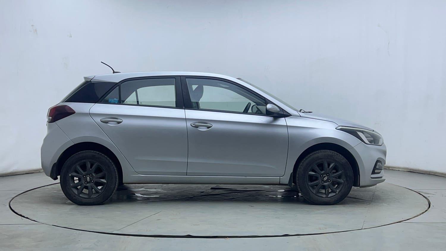 Used 2018 Hyundai Elite i20 Asta 1.2 Petrol Manual exterior RIGHT SIDE VIEW